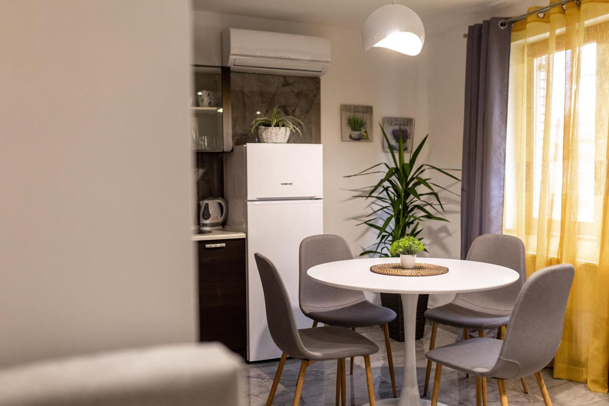 Studio Apartman Planb, Self Check In Осиек Екстериор снимка